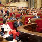 Un moment durant la votació al ple del Parlament aquest dijous.