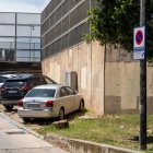 Confusió per la nova zona blava, que inclou places sense asfaltar - PAU PASCUAL
