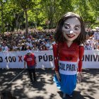 Moment de la protesta contra la política sanitària del Govern madrileny d’Isabel Díaz Ayuso. - ALEJANDRO MARTÍNEZ VÉLEZ / EUROPA PRESS