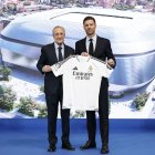 Florentino Pérez i Xabi Alonso, en la presentació del basc. - EFE