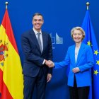 Ursula von der Leyen rep Pedro Sánchez a la seu de la Comissió Europea a Brussel·les. - PRESIDÈNCIA DEL GOVERN