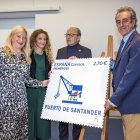 Díez, a l’esquerra, quan era directora de Filatèlia de Correus. - GOVERN DE CANTÀBRIA