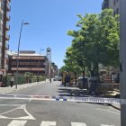 Els serveis d’emergència han abalisat una zona segura al carrer Bisbe Irurita