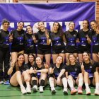 Plantilla del Sènior B del CECELL amb les samarretes pel seu ascens.