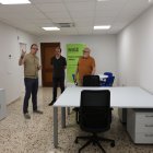 Marc Solsona, Ramon Xinxó i Josep Maria Garrofé, durant la visita a l’Insemi. - J.GÓMEZ