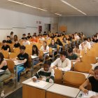 Estudiants fent la selectivitat el 2024 a la Facultat de Dret de la UdL