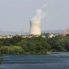 Imagen de archivo de la torre de refrigeración de la central nuclear de Ascó I.