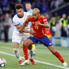 Lamine Yamal, en una acció del partit d’ahir en el qual va anotar dos gols. - EUROPA PRESS