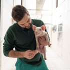 Les granges són cada vegada més modernes i el seu personal cada vegada més format.