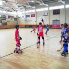 Arranca el Català benjamí a la Seu- Sota l’organització del Cadí, va començar amb sort dispar per als lleidatans. Llista i Alpicat van guanyar un duel i en van perdre un i el Tàrrega va perdre els dos.