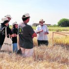 Un moment de la jornada celebrada ahir amb la visita als camps. - JOAN GÓMEZ