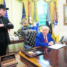 Fotografia d’Elon Musk amb Donald Trump a la Casa Blanca. - EFE/EPA/FRANCIS CHUNG / POOL