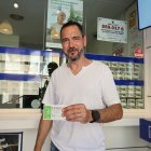 Joan Bonjorn, responsable de l’administració número 1 d’Ivars d’Urgell, ahir feliç amb el premi.