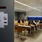 Alumnes abans de començar la Selectivitat avui a la Facultat de Dret de la Universitat de Lleida.