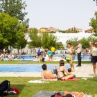 Les piscines de Balàfia van estar ahir molt freqüentades, el primer dia d’obertura. - LAIA PEDRÓS