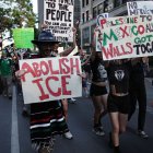 Una de la protestes organitzades contra les polítiques de Trump. - EFE/EPA/DUSTIN SAFRANEK