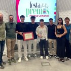 Guanyadors i finalistes amb docents i membres de les entitats. - VEDRUNA TÀRREGA