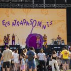 La companyia gironina d’espectacles familiars i infantils Els Atrapasomnis, protagonistes ahir al Magnífic Fest dominical. - ISMAEL BOLDÚ
