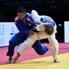Ai Tsunoda, durant el seu combat pel bronze amb la neerlandesa Sanne van Dijke. - IJF