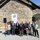 El vicepresident del Patronat de Turisme de la Diputació de Lleida, Juan Antonio Serrano, acompanyat per representants de diversos sectors en la presentació de la temporada turística d'estiu.