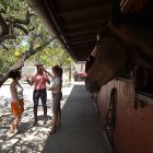 Hermoso conversa amb Mariví Chacón i Eva Cortijo als Serrats. - LLEIDA TELEVISIÓ