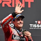 Àlex Márquez celebra la seua segona posició en la cursa esprint. - EFE