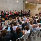 Un moment del concert, amb l’actuació de les veus femenines de les dos formacions.
