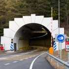 Una de les entrades al túnel del Cadí.