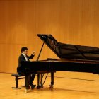 El pianista britànic Yuanfan Yang, un dels participants que ahir van passar a semifinals. - AMADO FORROLLA