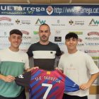 Franc Selva i Bernat Oliver, al costat de l’entrenador Edgar Molina.