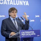 L’expresident de la Generalitat Carles Puigdemont en un acte de Junts per Catalunya a Waterloo. - EFE/PABLO GARRIGÓS