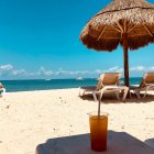 La playa sigue siendo el destino favorito de los españoles este verano.