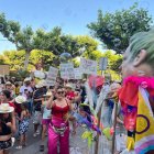 Desfilada colorista per celebrar l’Orgull de Pople a la capital de l’Urgell. - GENERALITAT