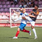 Un duel per la pilota al França-Mali, el partit inaugural. - PAU PASCUAL PRAT