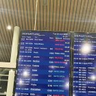 Plafó amb les cancel·lacions a l’aeroport de Kuala Lumpur. - L.G.