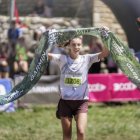 La madrilenya establerta a Alacant Dalia Alonso, entra victoriosa a la meta. - GARMIN EPIC TRAIL