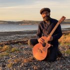 El cantant, compositor i músic lleidatà Joan Baró, en una imatge l’any passat a la costa escocesa. - JOAN BARÓ