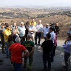 Imatge de la reunió del conseller amb afectats, sindicats i cossos d’emergència a Guissona. - CARMINA MARSIÑACH