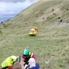 Imatge del rescat d’un excursionista ferit a Lladorre. - BOMBERS