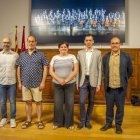 Josep Lluís Boix, Alfons Pérez, Estefania Rufach, Xavier Pagès-Corella i Màrius Bernadó, ahir a l’IEI. - MAGDALENA ALTISENT