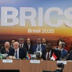 Trump amenaça ara amb aranzels qui pacti amb els BRICS. - EUROPA PRESS