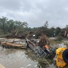 Runa després de les inundacions a l’àrea de Kerr. - EFE/ALEJANDRA ARREDONDO