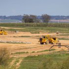 Les obres d’urbanització del port sec de Tamarit avancen a un ritme intens. - JORDI ECHEVARRIA
