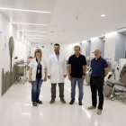 Directius de l’ICS, entre els quals Segarra i De la Torre, a l’edifici. - MAGDALENA ALTISENT