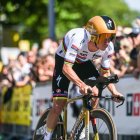 El belga Remco Evenepoel durant la contrarellotge d’ahir a Caen. - EUROPA PRESS