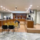 L’acusat, ahir a la banqueta de l’Audiència de Lleida. - A. GUERRERO