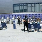 Vista general de part del laboratori i del MDMA requisat. - POL SOLÀ/ACN