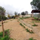 L'espai on es plantarà un bosquet a l'escola Països Catalans