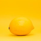 Un limón.