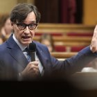 El president de la Generalitat, Salvador Illa, durant la sessió de control al Parlament